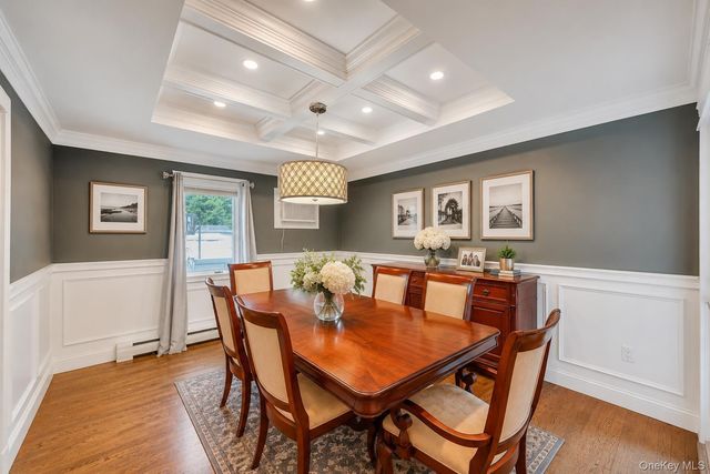 19 Joan Road, Bay Shore, NY 11706