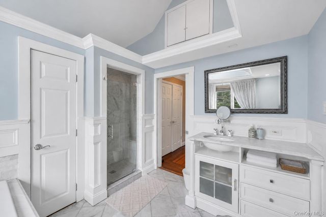 19 Joan Road, Bay Shore, NY 11706