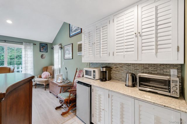 19 Joan Road, Bay Shore, NY 11706