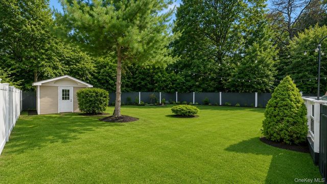 19 Joan Road, Bay Shore, NY 11706