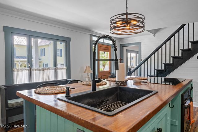 513 Broad Street, Oriental, NC 28571