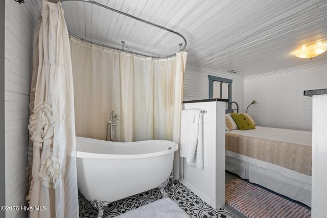 513 Broad Street, Oriental, NC 28571