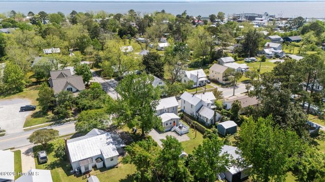 513 Broad Street, Oriental, NC 28571