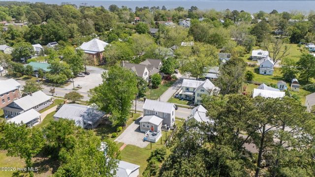 513 Broad Street, Oriental, NC 28571