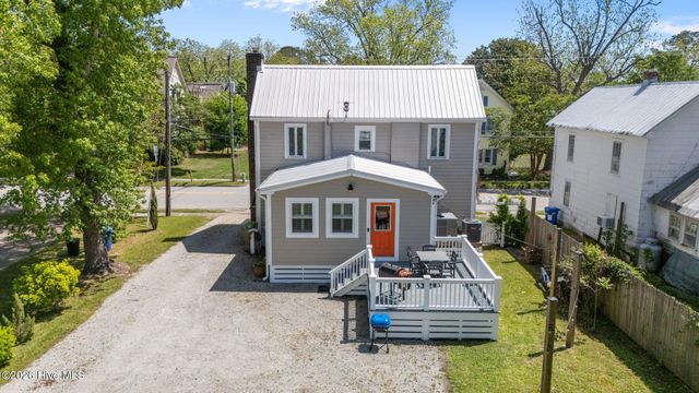 513 Broad Street, Oriental, NC 28571