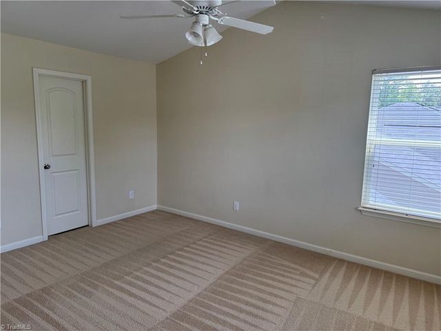 5911 Odenton Lane, Pfafftown, NC 27040
