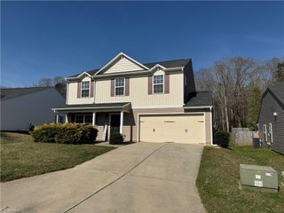 5911 Odenton Lane, Pfafftown, NC 27040