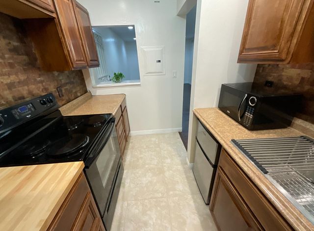 2820 NW 55th Avenue NW 2D, Lauderhill, FL 33313
