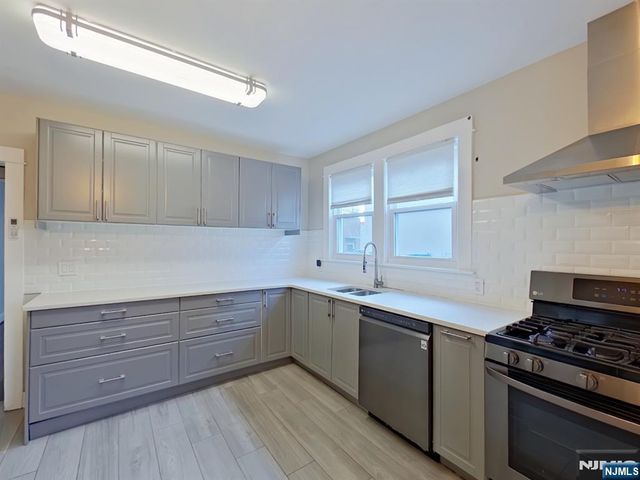 210 Warren Avenue Left A, Fort Lee, NJ 07024