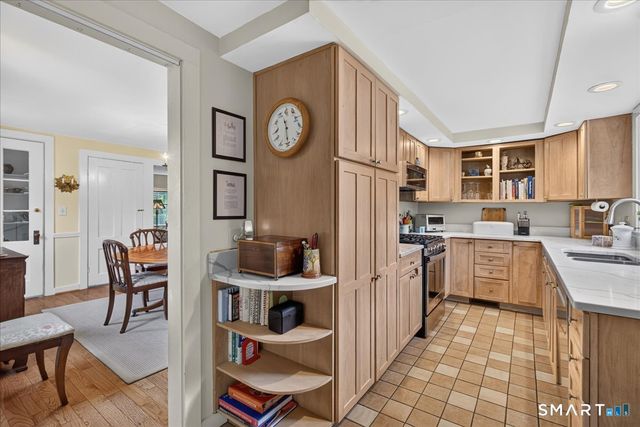 65 West Shepard Avenue, Hamden, CT 06514