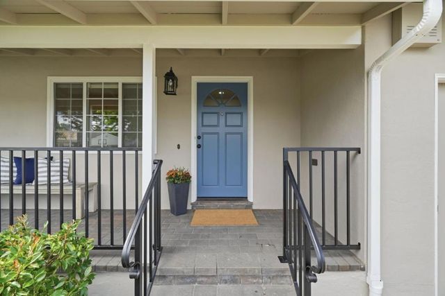 2666 Hampton Avenue, Redwood City, CA 94061