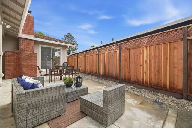 2666 Hampton Avenue, Redwood City, CA 94061