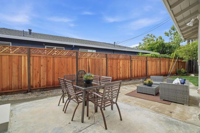 2666 Hampton Avenue, Redwood City, CA 94061