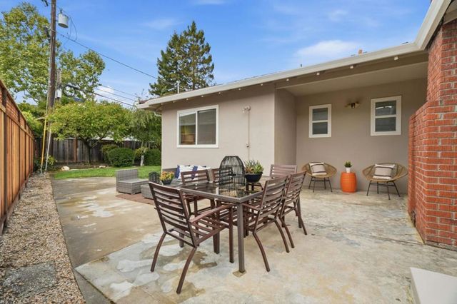2666 Hampton Avenue, Redwood City, CA 94061