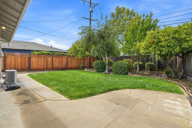 2666 Hampton Avenue, Redwood City, CA 94061