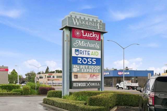 2666 Hampton Avenue, Redwood City, CA 94061