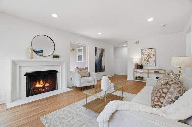 2666 Hampton Avenue, Redwood City, CA 94061