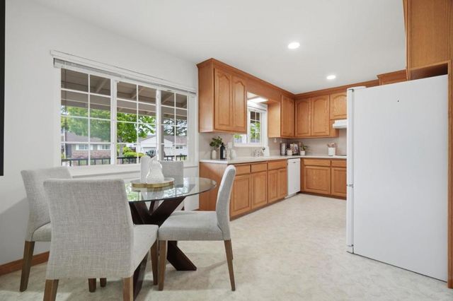 2666 Hampton Avenue, Redwood City, CA 94061