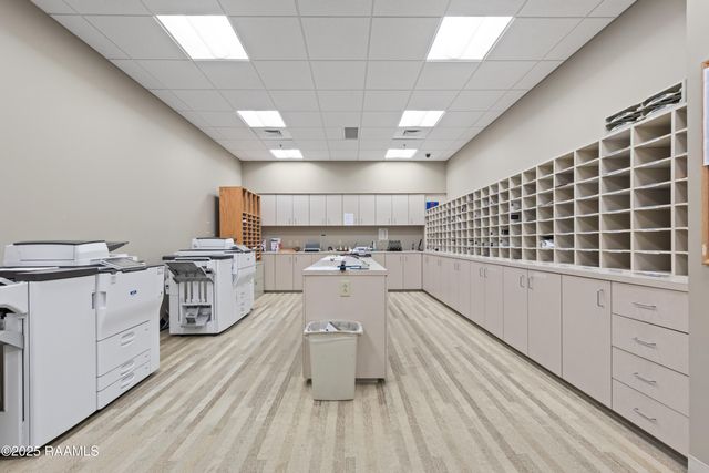 2000 Kaliste Saloom Road 200, Lafayette, LA 70508