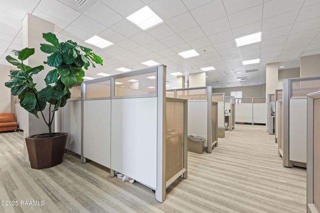 2000 Kaliste Saloom Road 200, Lafayette, LA 70508