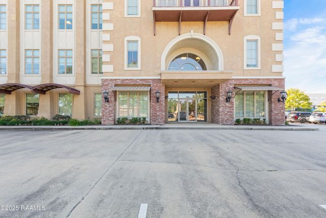 2000 Kaliste Saloom Road 200, Lafayette, LA 70508