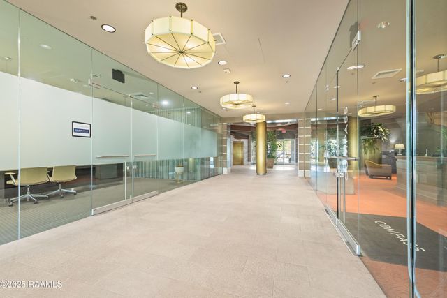 2000 Kaliste Saloom Road 200, Lafayette, LA 70508