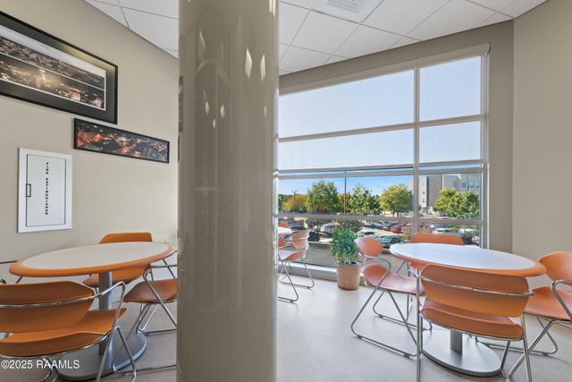 2000 Kaliste Saloom Road 200, Lafayette, LA 70508