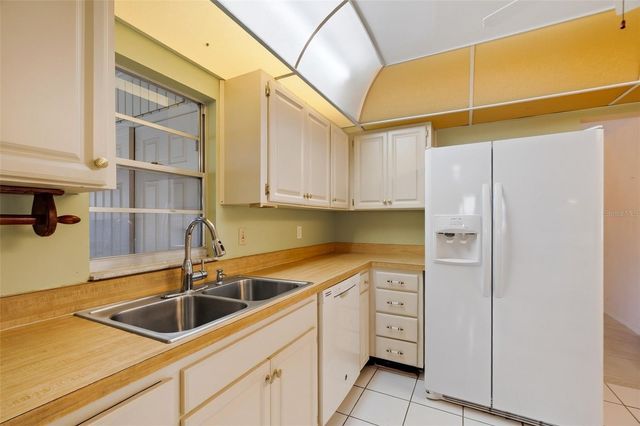 1027 BLUEWATER DRIVE, Sun City Center, FL 33573