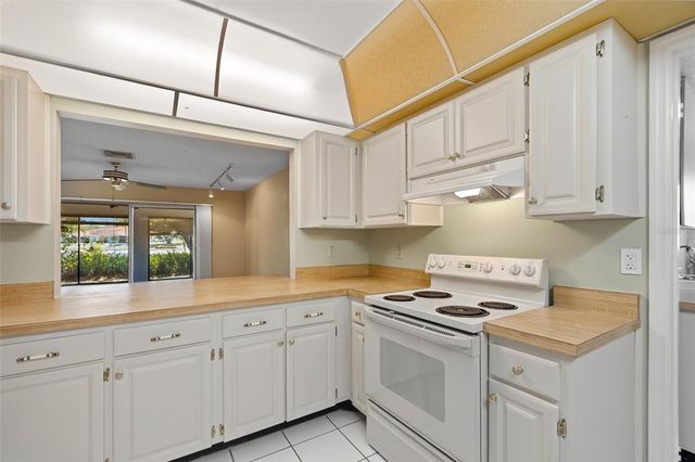 1027 BLUEWATER DRIVE, Sun City Center, FL 33573