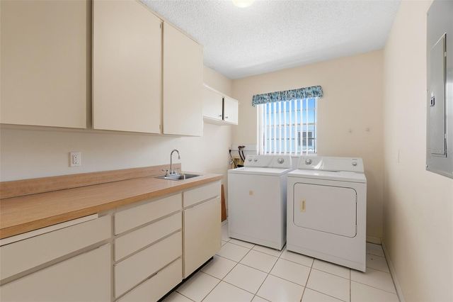 1027 BLUEWATER DRIVE, Sun City Center, FL 33573