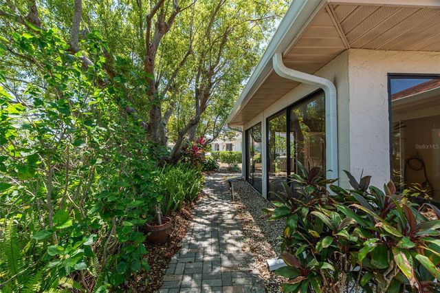 1027 BLUEWATER DRIVE, Sun City Center, FL 33573