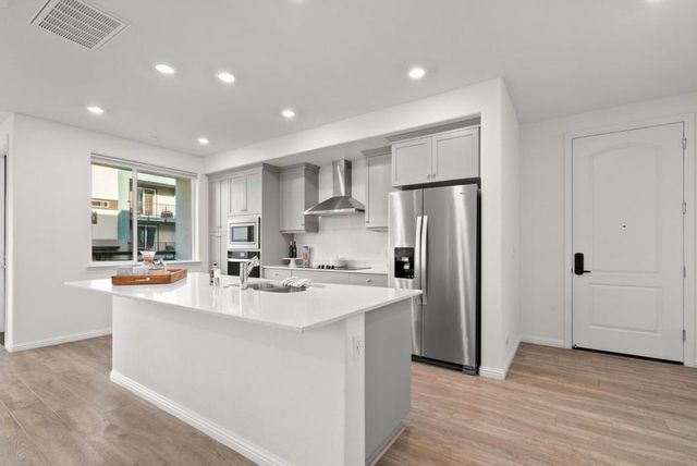 3208 Mallard Court 201, San Jose, CA 95117