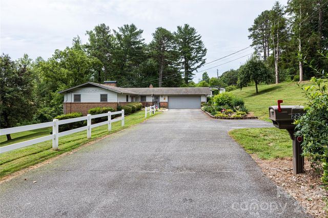 2234 Kool Park Road NE, Hickory, NC 28601