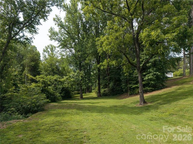 2234 Kool Park Road NE, Hickory, NC 28601