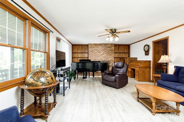 2234 Kool Park Road NE, Hickory, NC 28601