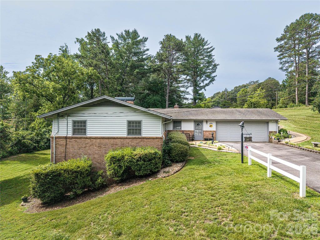 2234 Kool Park Road NE, Hickory, NC 28601