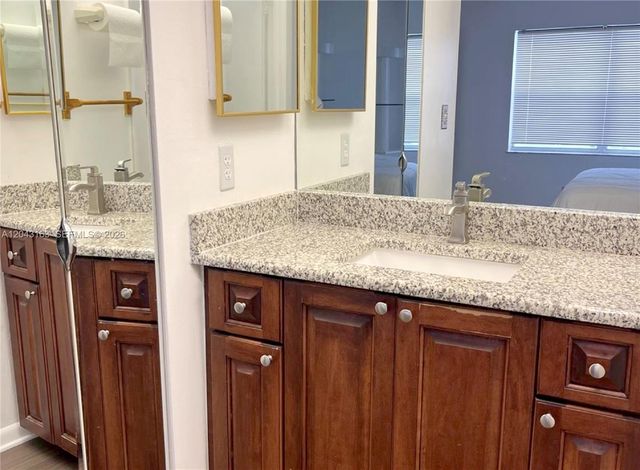 9481 Sunrise Lakes Boulevard 208, Sunrise, FL 33322