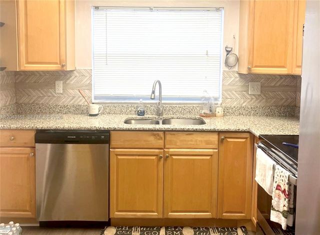 9481 Sunrise Lakes Boulevard 208, Sunrise, FL 33322