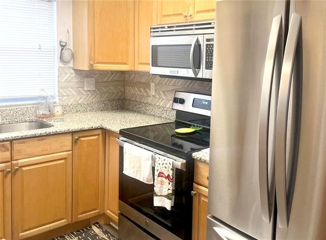 9481 Sunrise Lakes Boulevard 208, Sunrise, FL 33322