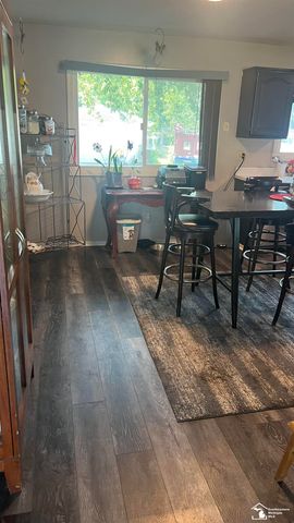 29521 West Road, New Boston, MI 48164