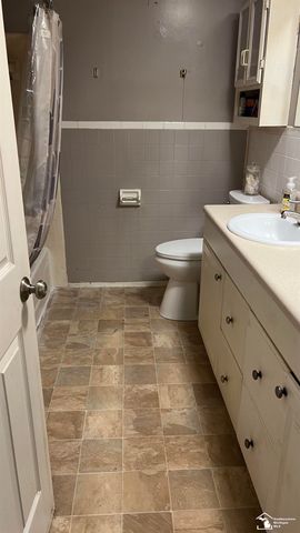 29521 West Road, New Boston, MI 48164