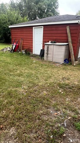 29521 West Road, New Boston, MI 48164