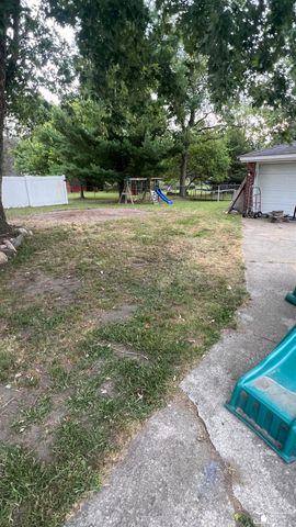29521 West Road, New Boston, MI 48164