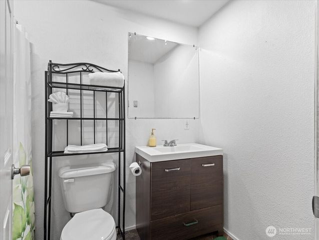 15600 NE 18th St., Vancouver, WA 98684