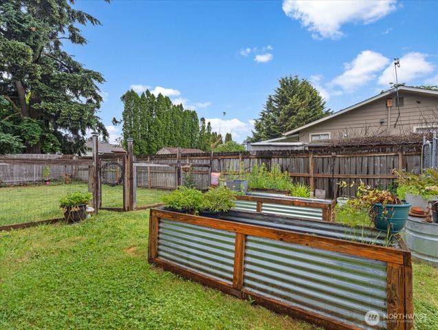 15600 NE 18th St., Vancouver, WA 98684