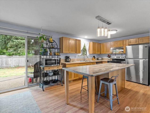 15600 NE 18th St., Vancouver, WA 98684