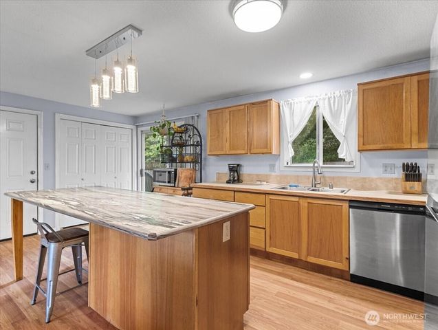 15600 NE 18th St., Vancouver, WA 98684
