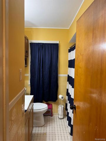 2011 Goddard Road, Lincoln Park, MI 48146