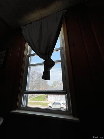 2011 Goddard Road, Lincoln Park, MI 48146