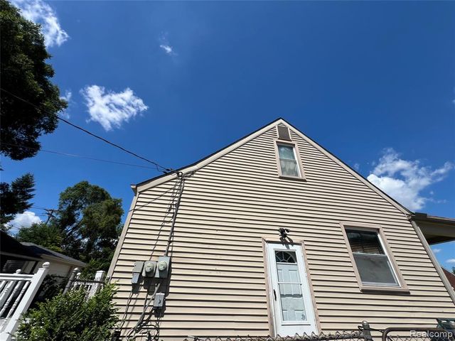 2011 Goddard Road, Lincoln Park, MI 48146